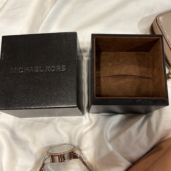 Michael kors watch - Picture 5 of 6